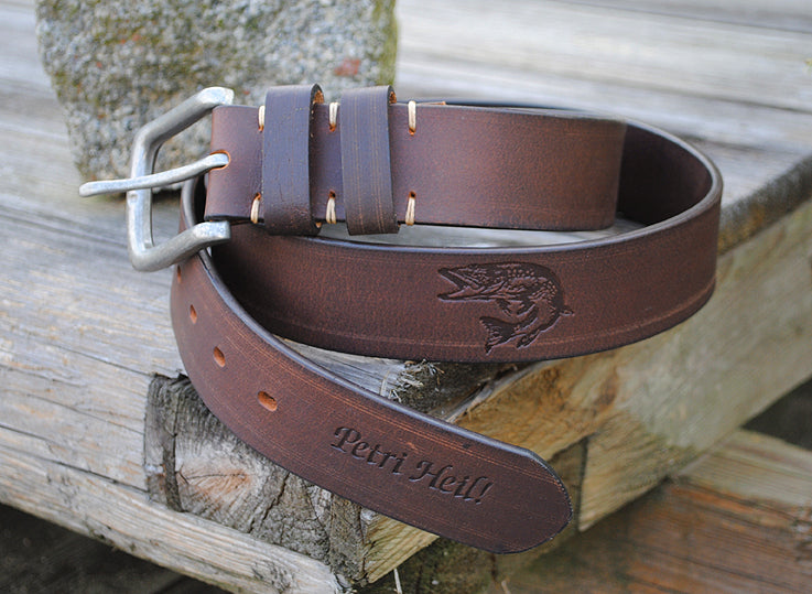 Ledergürtel für Angler mit Hecht