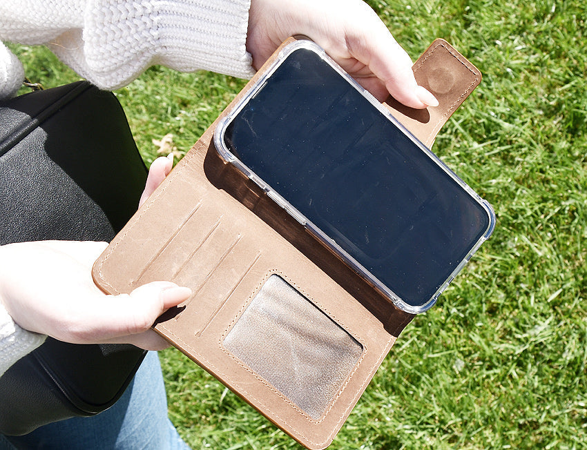 Braune Leder Handyhülle für Xiaomi Redmi 14C