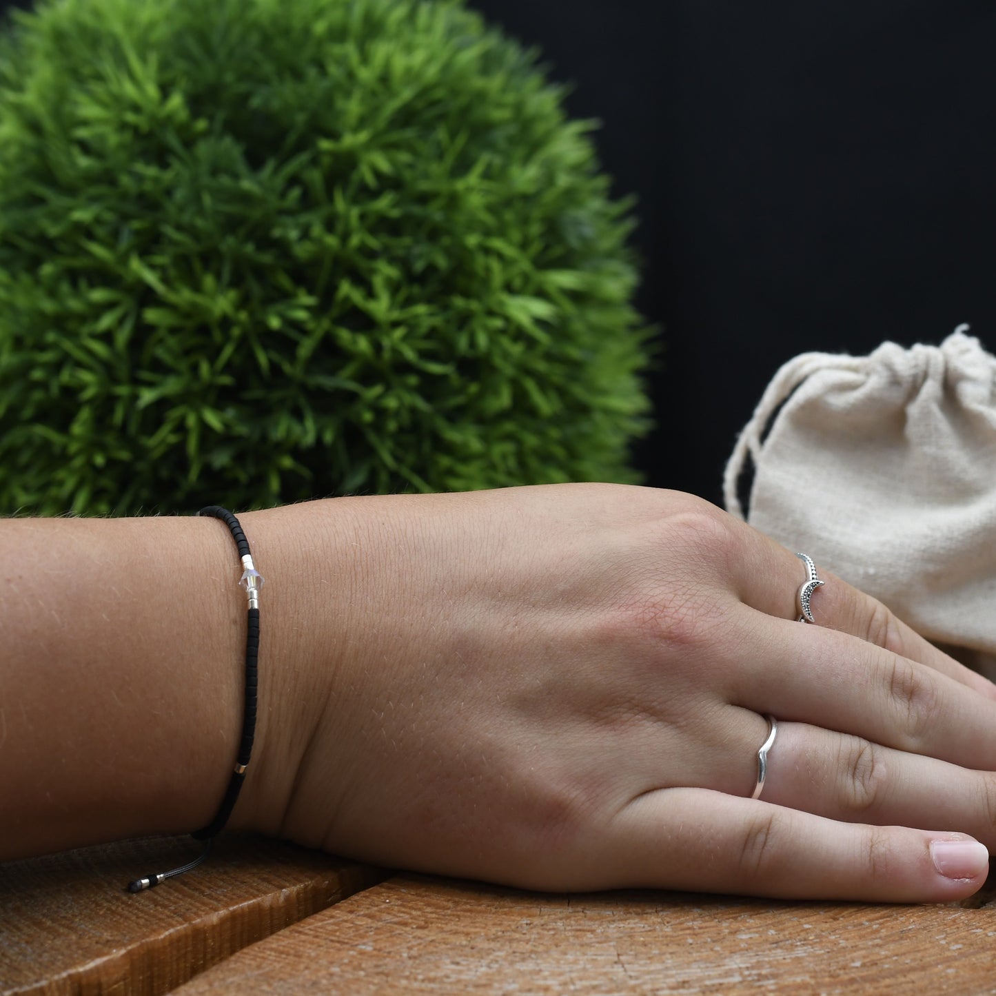 Miyuki ARMBAND Hades - schwarz