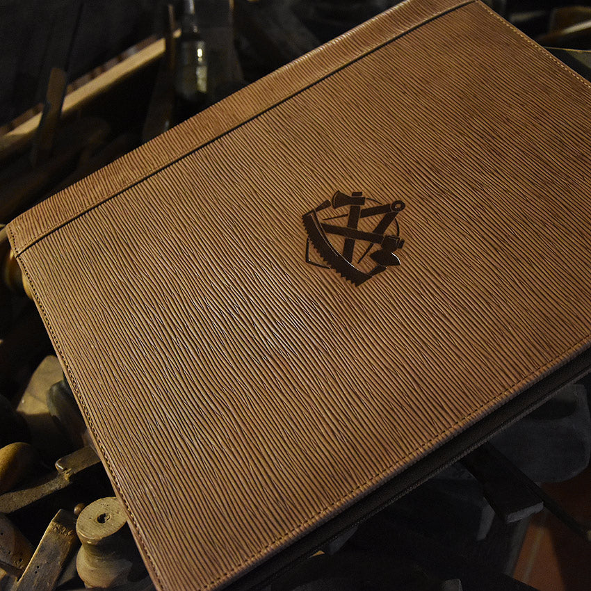 Leder A4 - Schreibmappe / Mappe Zimmerer / Zimmermann