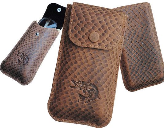 Brillenetui Angler Hecht auf Fischhaut