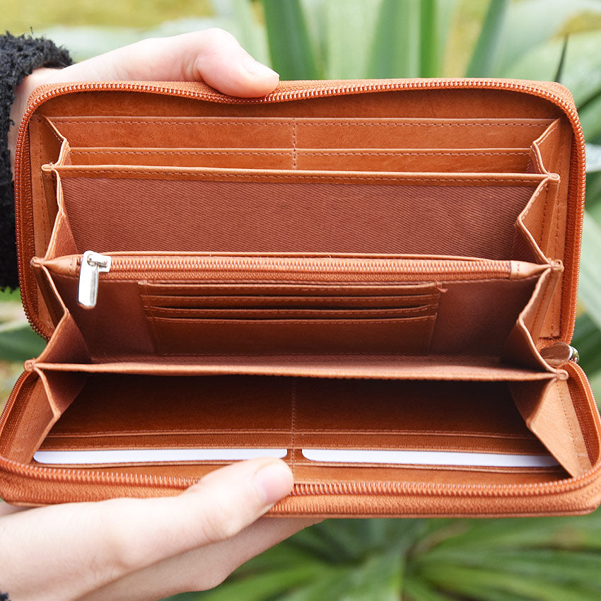 Damengeldbörse "Auf dem Rad" braun