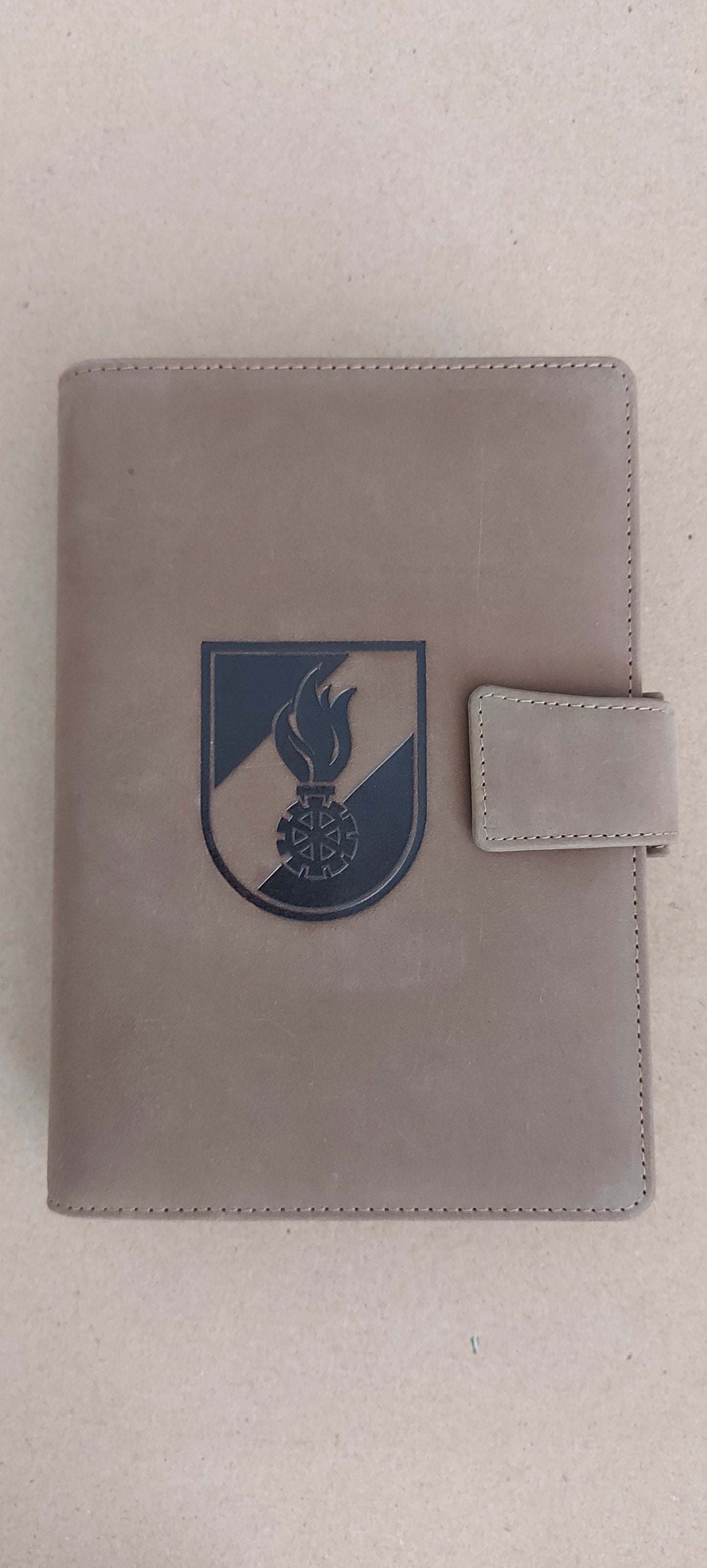 Ringbuchkalender Feuerwehr Emblem H3