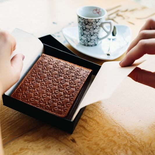 Geldbörse "Auf dem Rad" braun + Tasse
